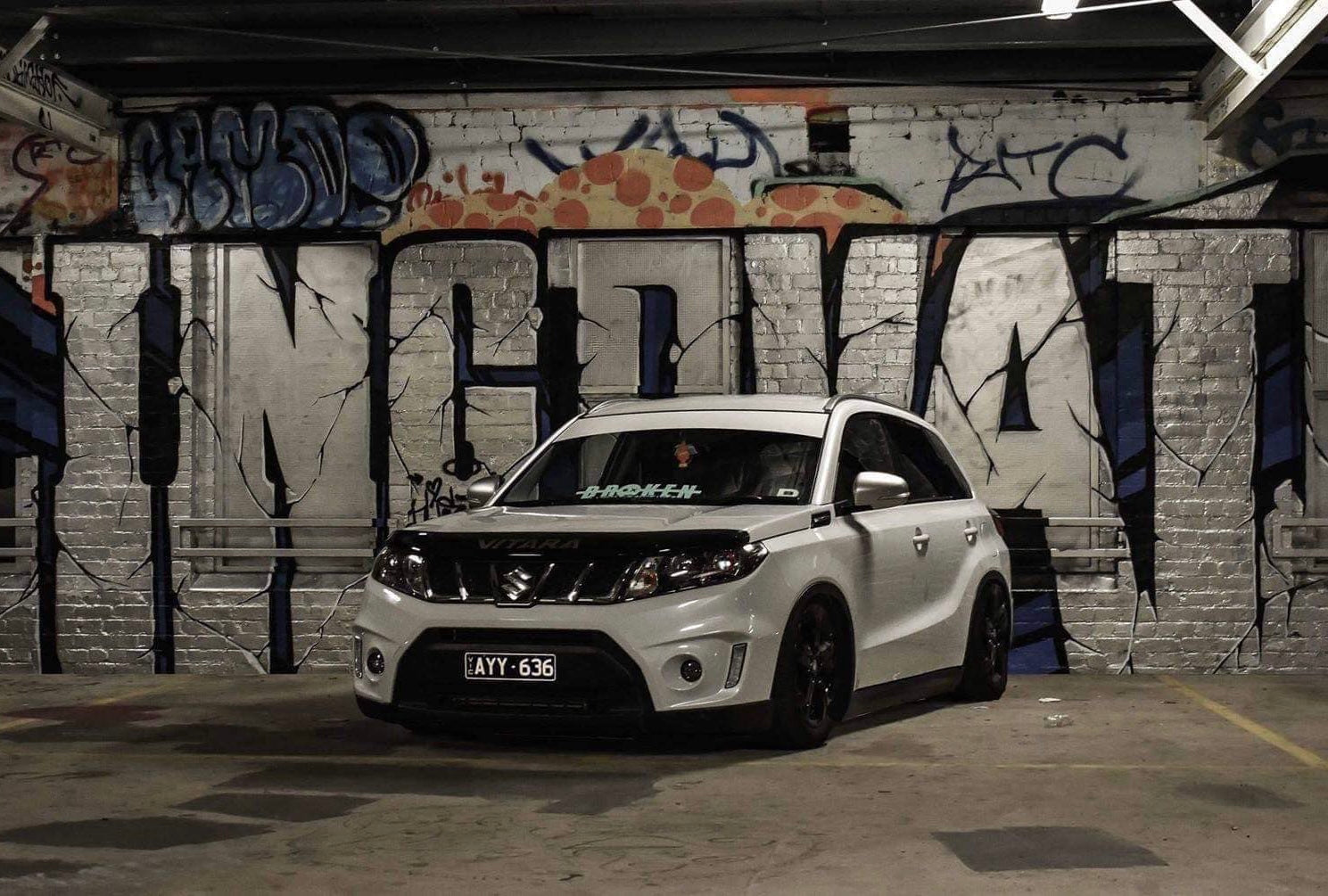 Solid window banners