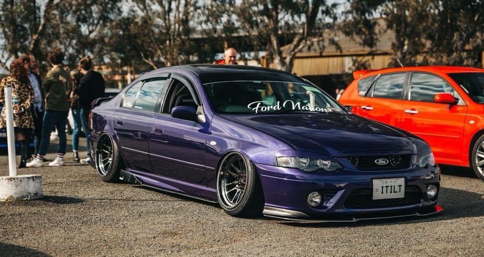 Solid window banners